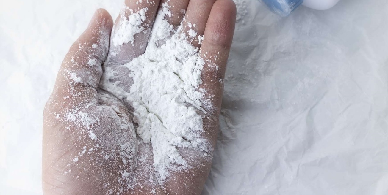 Use of Baby Powder Linked to Ovarian & Lung Cancer